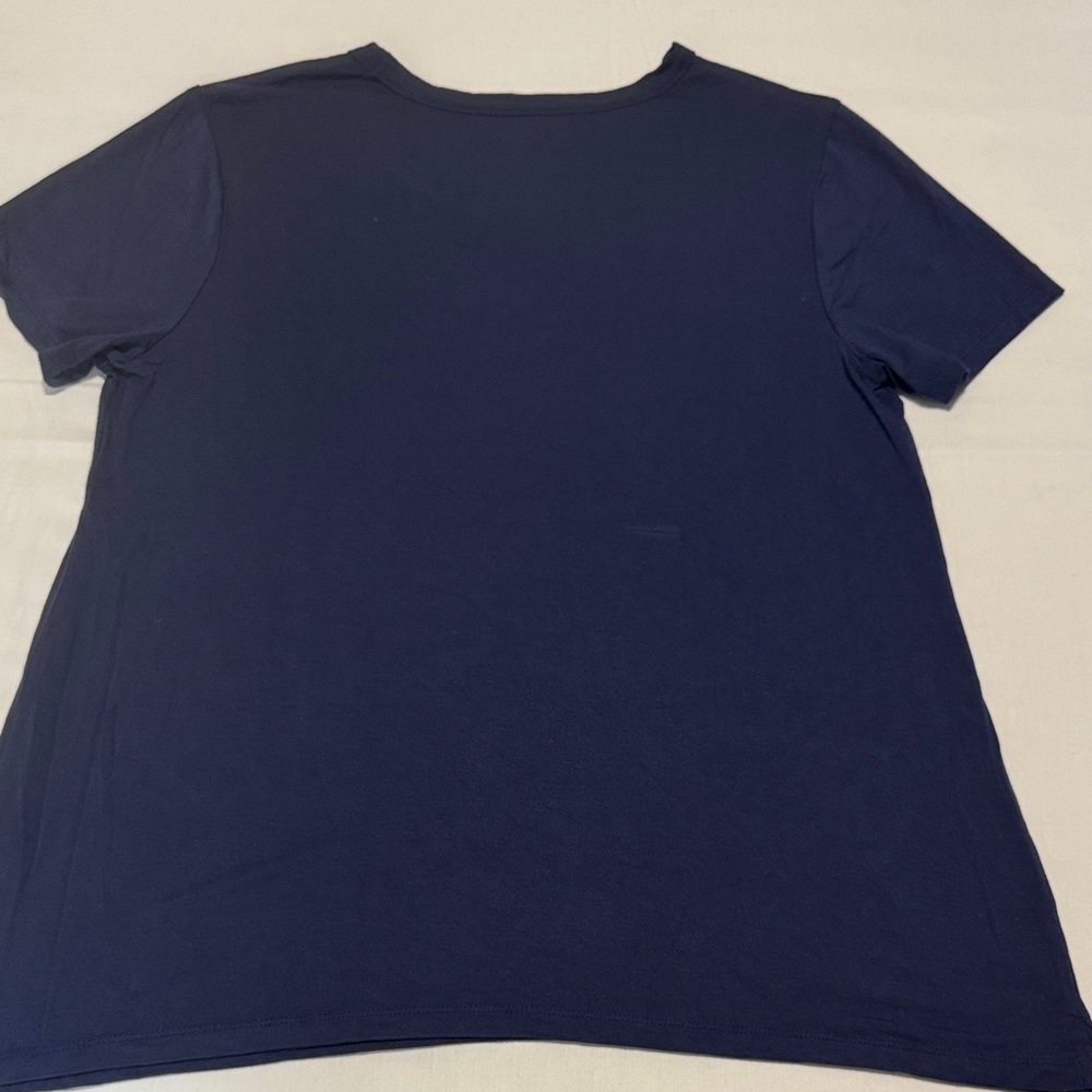 Old Navy Navy Blue T-Shirt with Colorful Peace Sign - Picture 4 of 7
